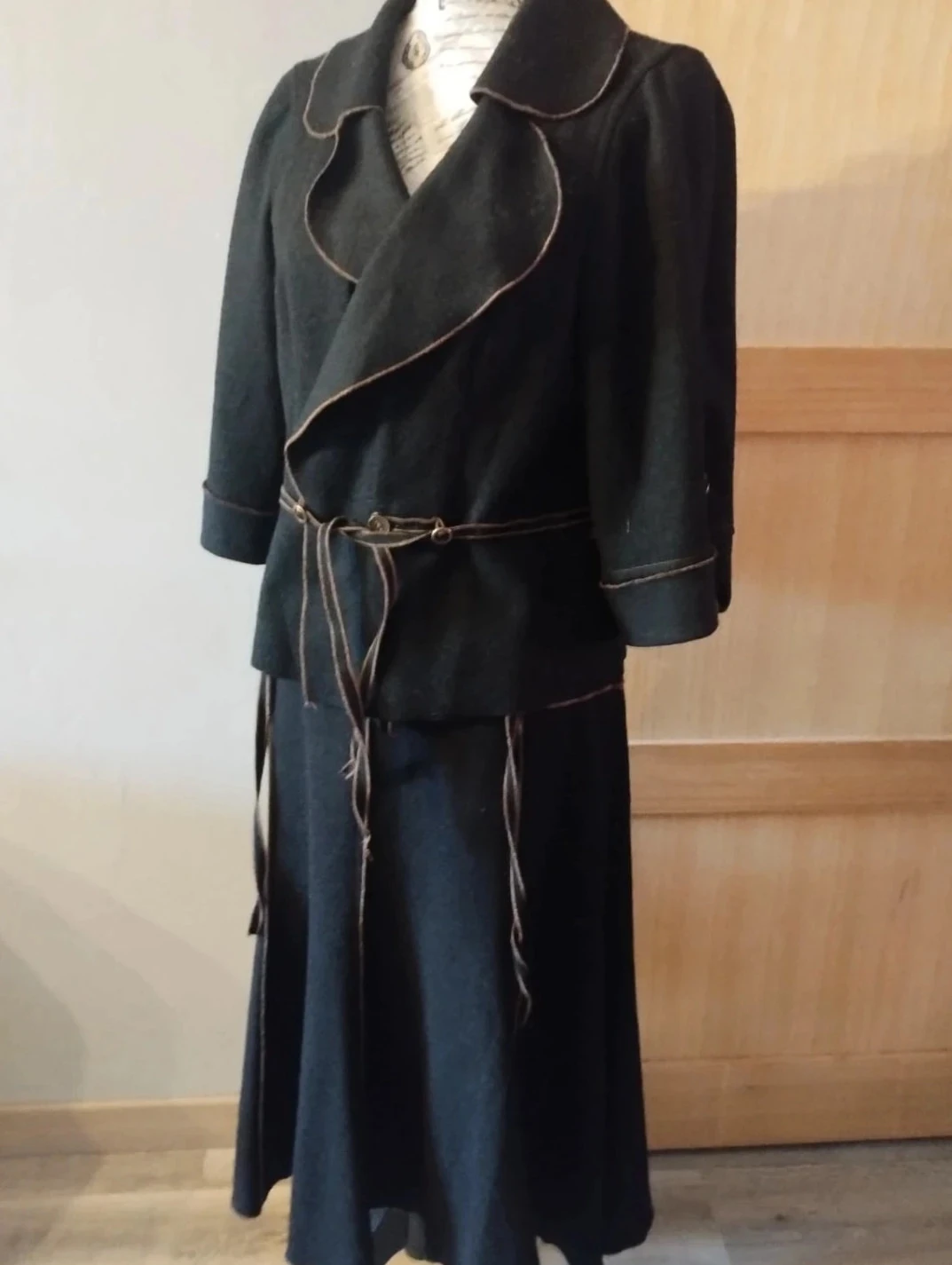Ensemble veste+longue jupe, Cinoche T44